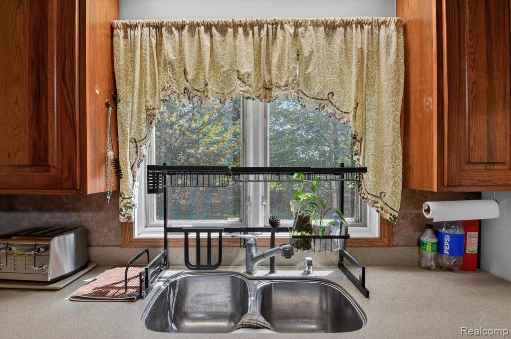 3660 Keewahdin Road Property Photo 13