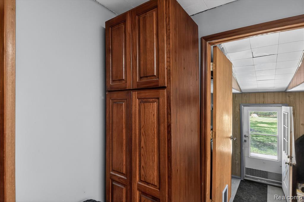 3660 Keewahdin Road Property Photo 16