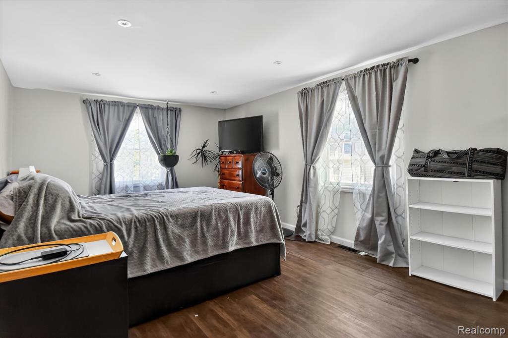 3660 Keewahdin Road Property Photo 25