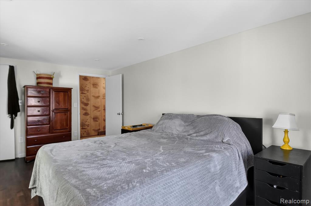 3660 Keewahdin Road Property Photo 26
