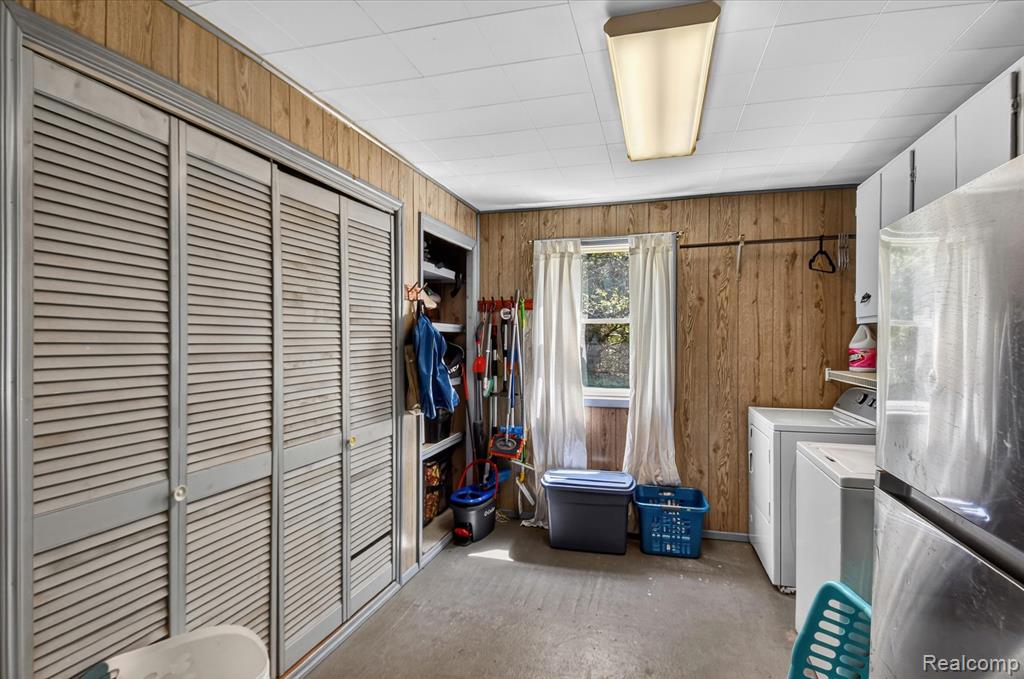 3660 Keewahdin Road Property Photo 27