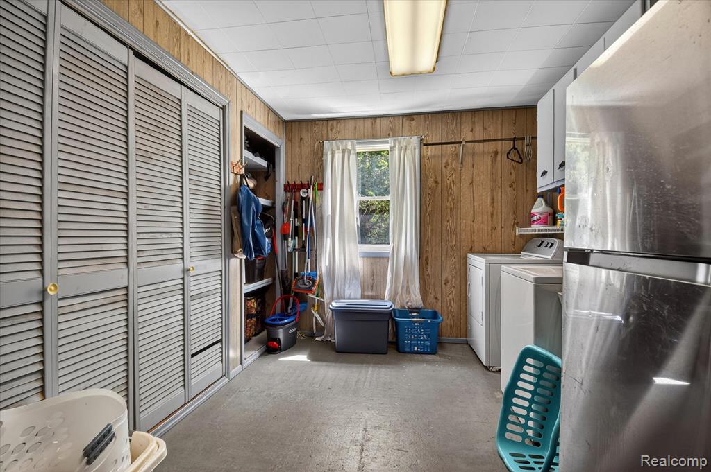 3660 Keewahdin Road Property Photo 28
