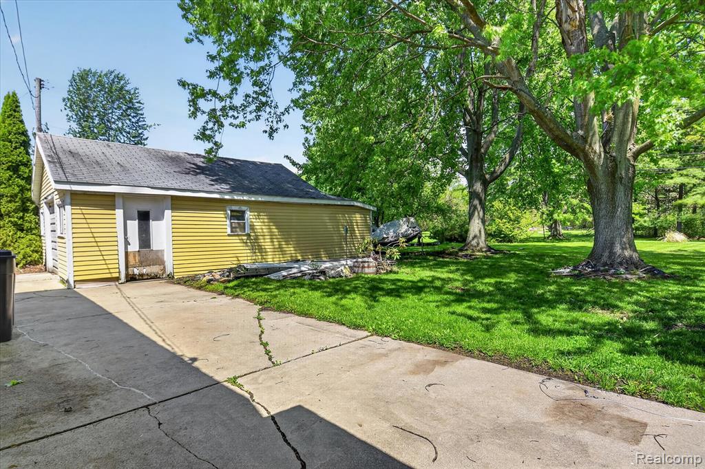 3660 Keewahdin Road Property Photo 35