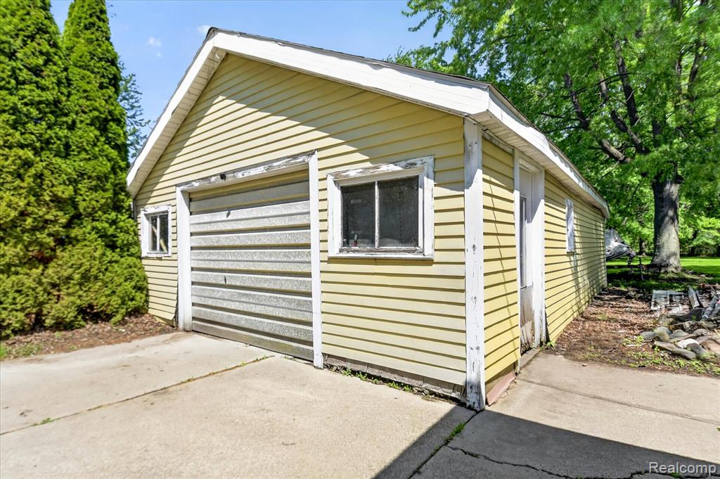 3660 Keewahdin Road Property Photo 36
