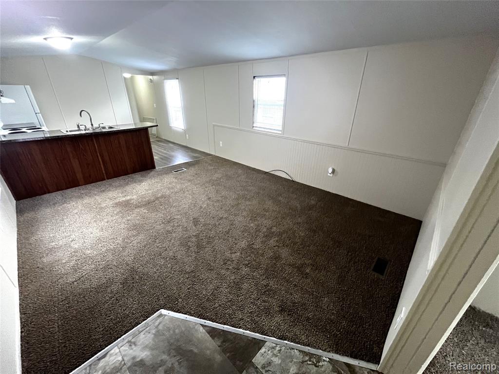 80 Pool Drive Property Photo 9