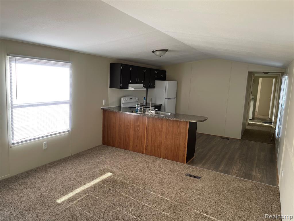 80 Pool Drive Property Photo 10