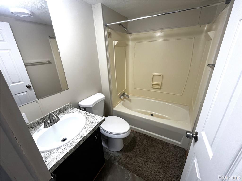 80 Pool Drive Property Photo 12