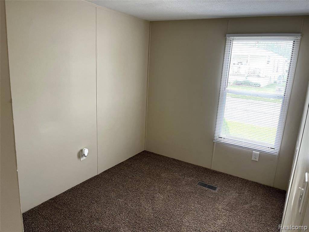 80 Pool Drive Property Photo 13
