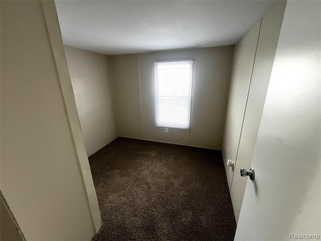 80 Pool Drive Property Photo 14