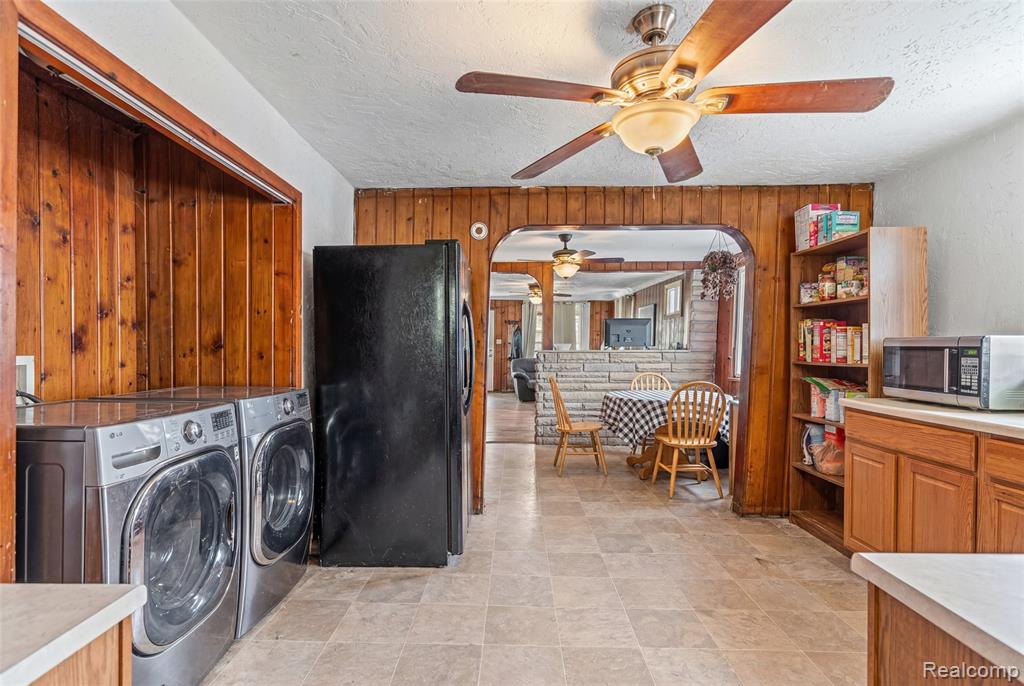 3385 N Genesee Road Property Photo 9