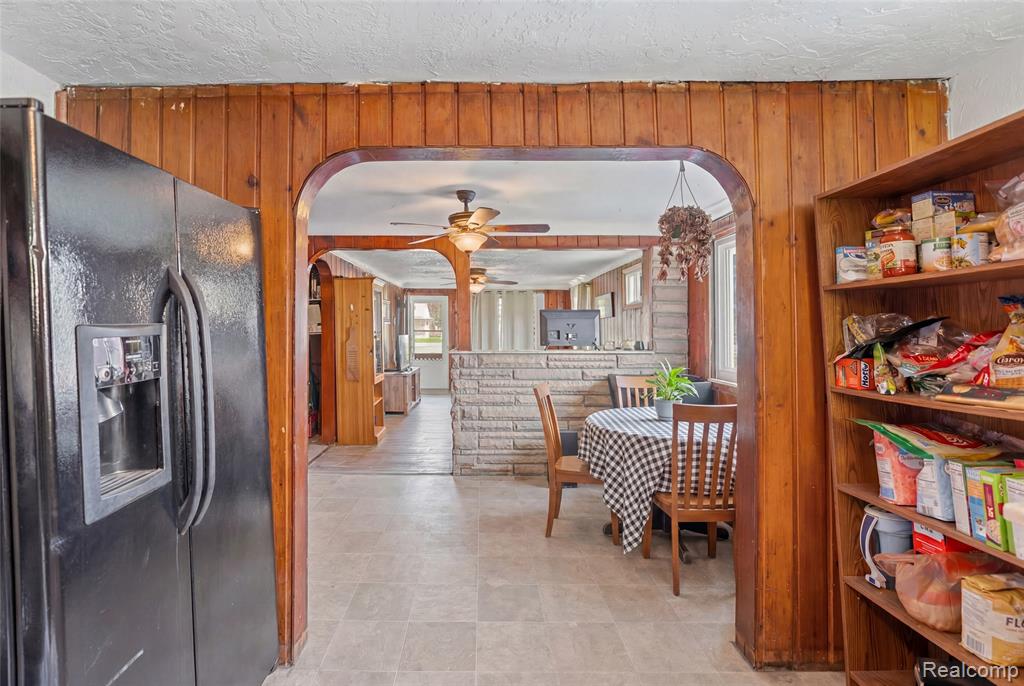 3385 N Genesee Road Property Photo 12
