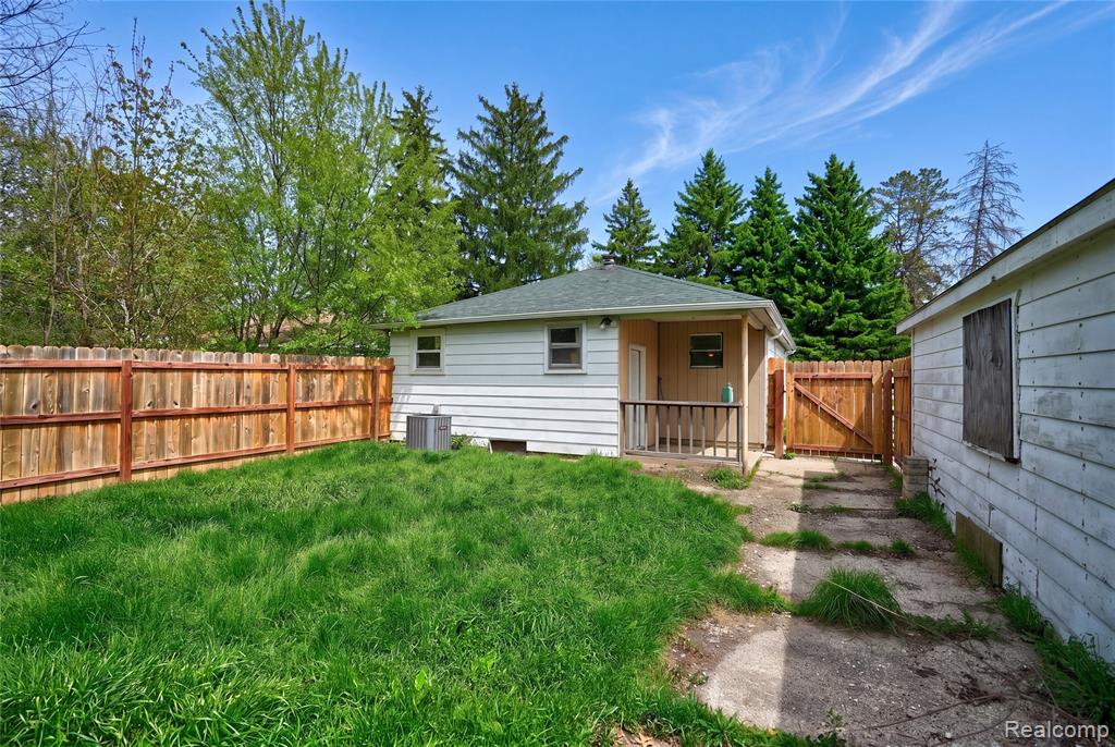 3385 N Genesee Road Property Photo 19