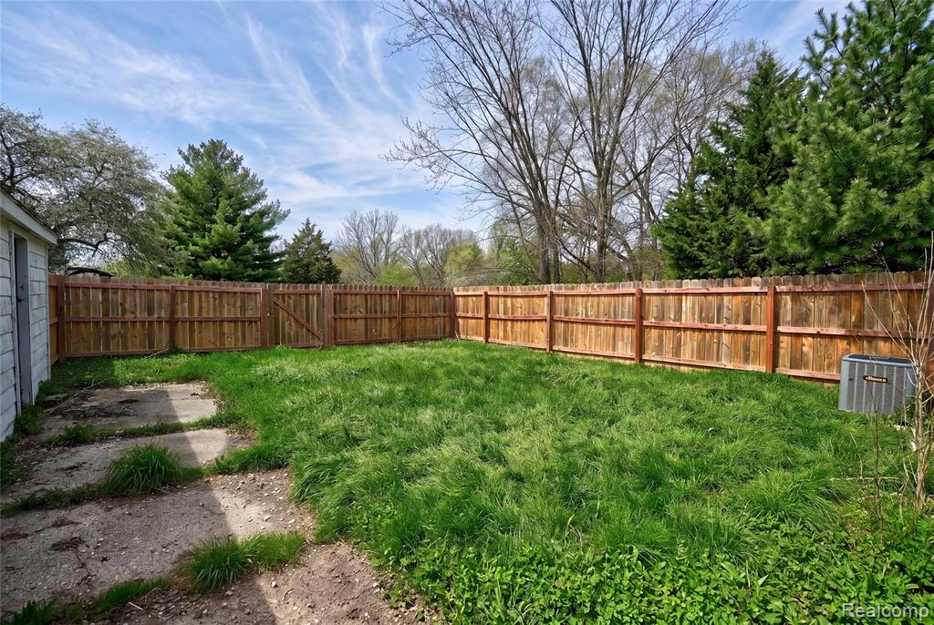3385 N Genesee Road Property Photo 20