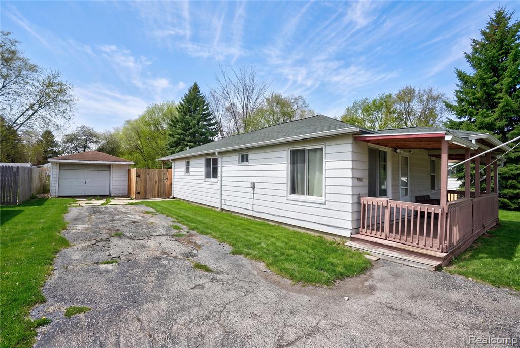3385 N Genesee Road Property Photo 26
