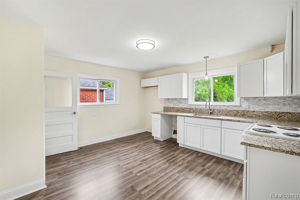 1093 W Maple Avenue Property Photo 4