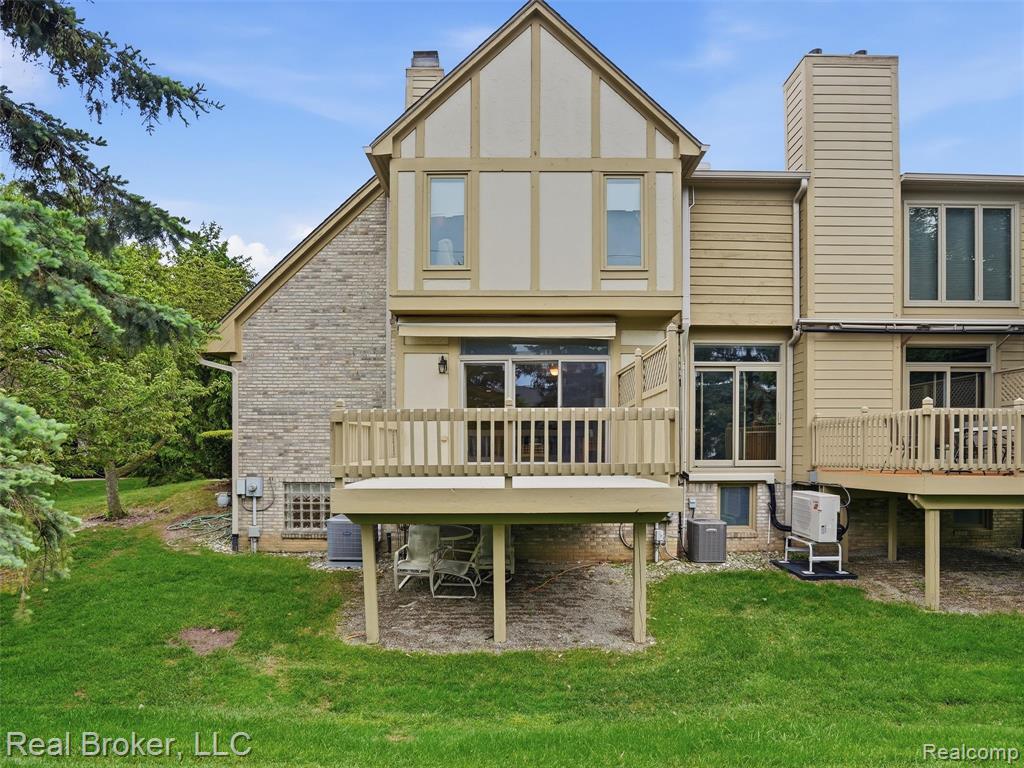 2710 Maitland Drive Property Photo 1