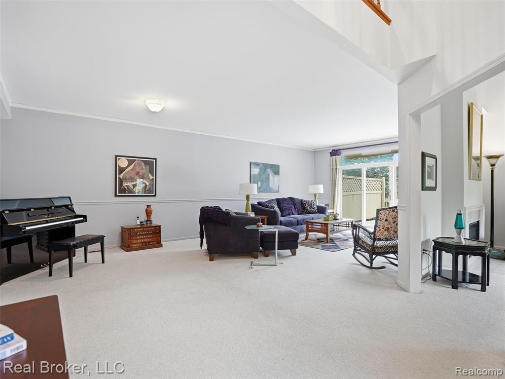 2710 Maitland Drive Property Photo 7