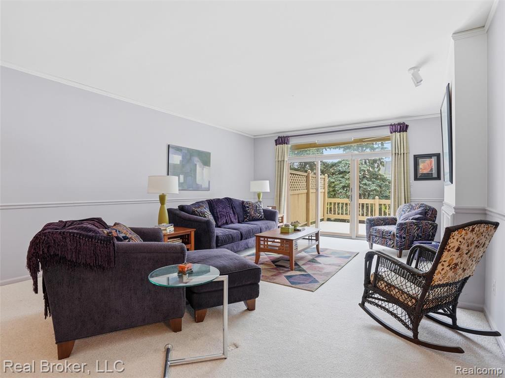 2710 Maitland Drive Property Photo 8
