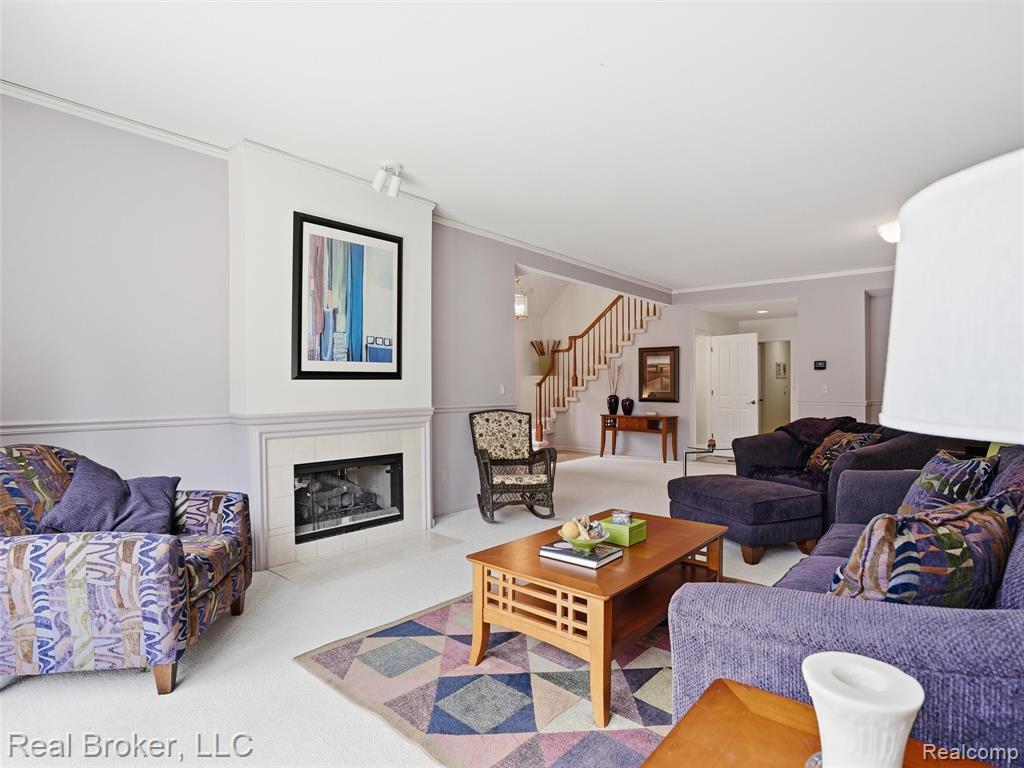 2710 Maitland Drive Property Photo 9