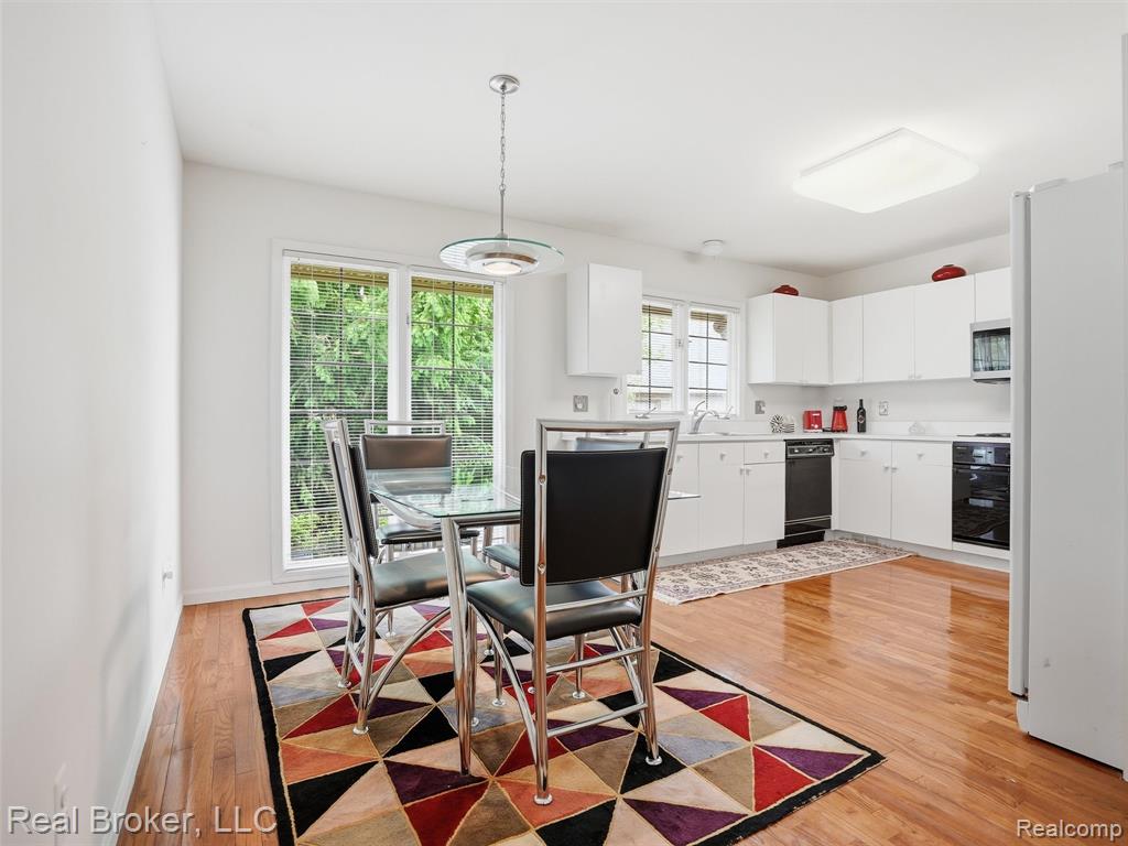 2710 Maitland Drive Property Photo 12