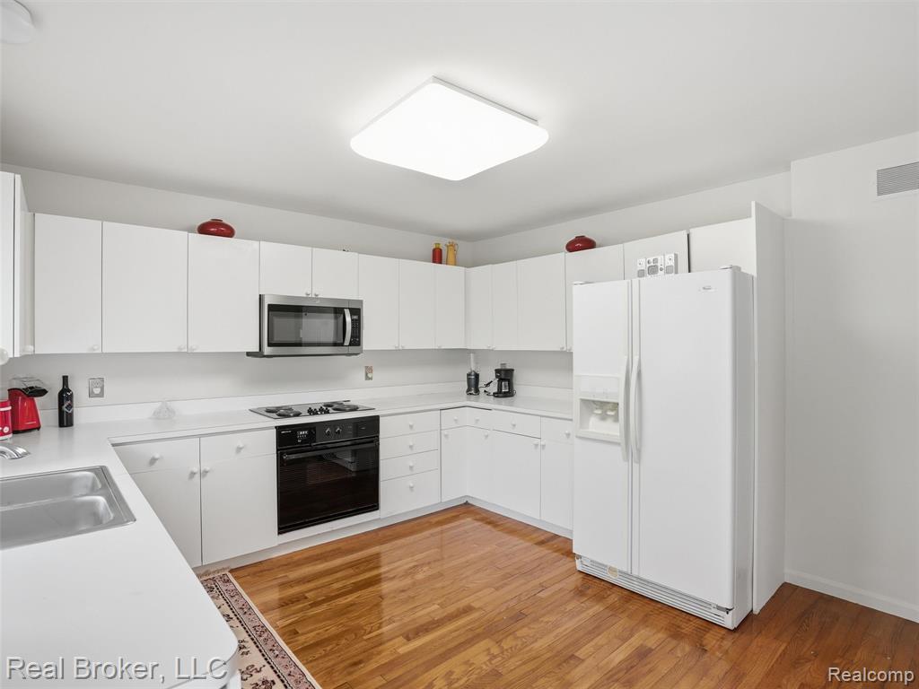 2710 Maitland Drive Property Photo 14