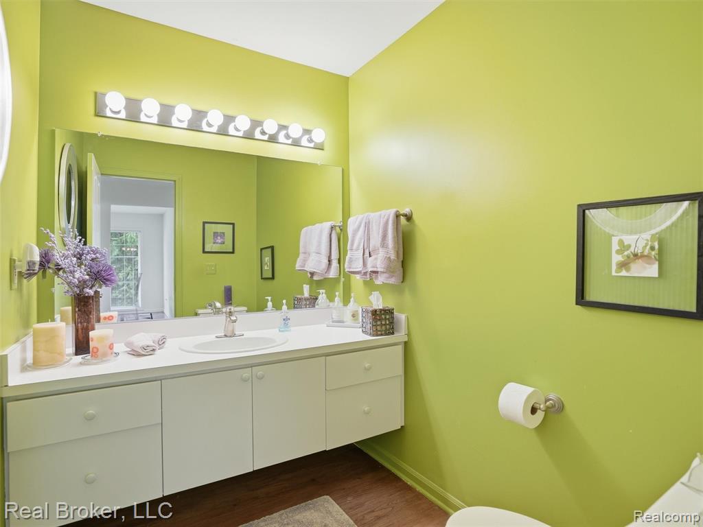 2710 Maitland Drive Property Photo 17