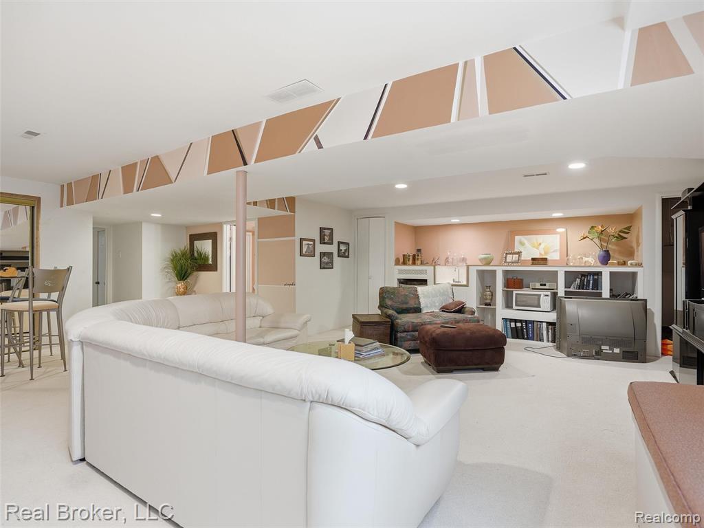 2710 Maitland Drive Property Photo 27