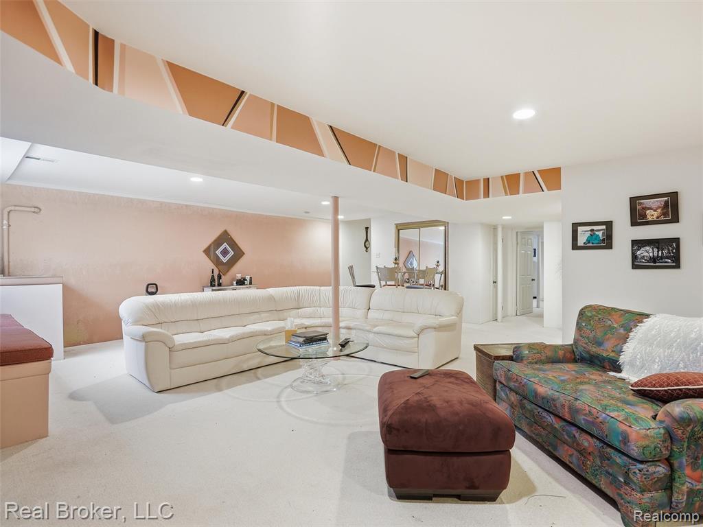 2710 Maitland Drive Property Photo 28