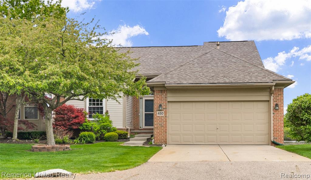 450 Berry Lake Drive Property Photo 1