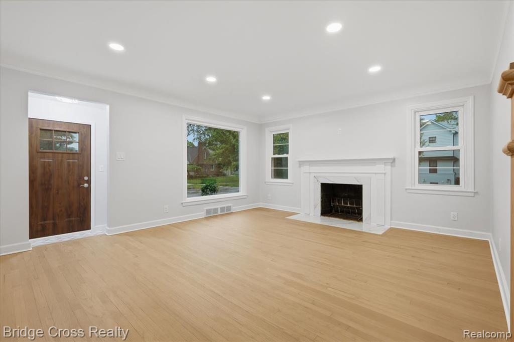 1790 Humphrey Avenue Property Photo 4