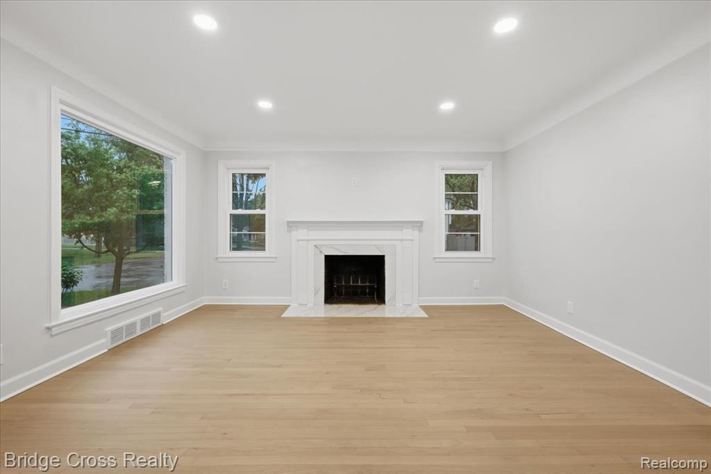 1790 Humphrey Avenue Property Photo 5