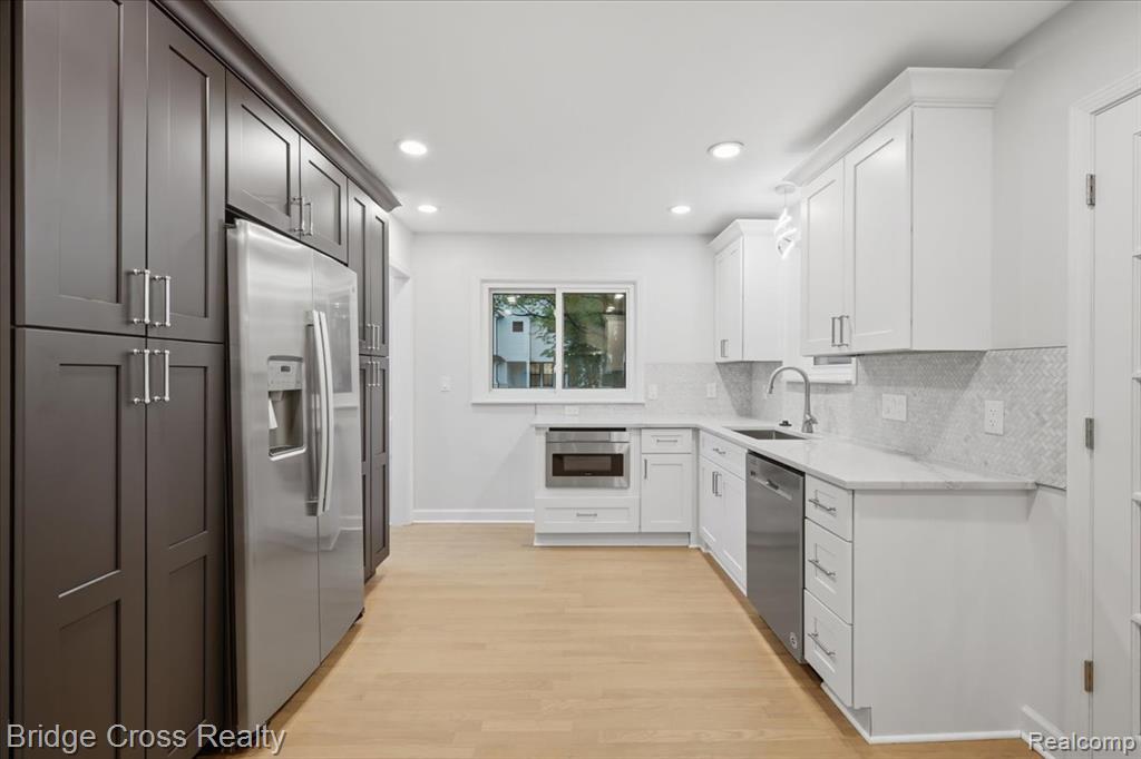 1790 Humphrey Avenue Property Photo 7
