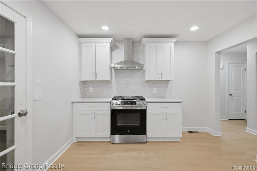 1790 Humphrey Avenue Property Photo 8