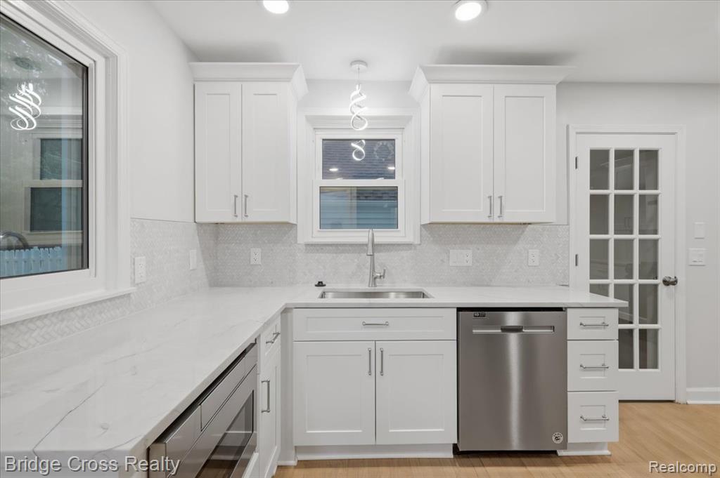 1790 Humphrey Avenue Property Photo 11