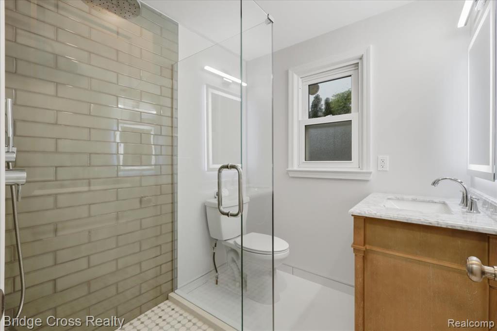 1790 Humphrey Avenue Property Photo 27