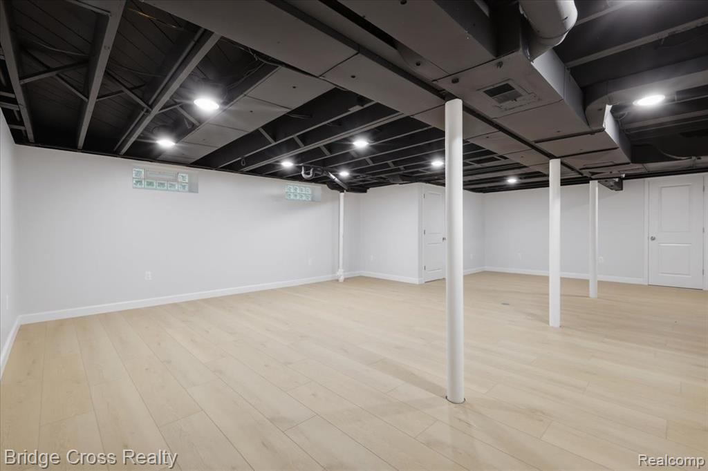 1790 Humphrey Avenue Property Photo 31