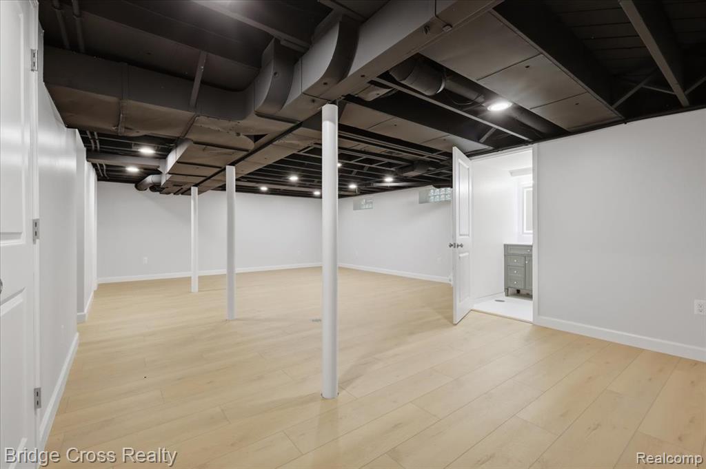 1790 Humphrey Avenue Property Photo 32