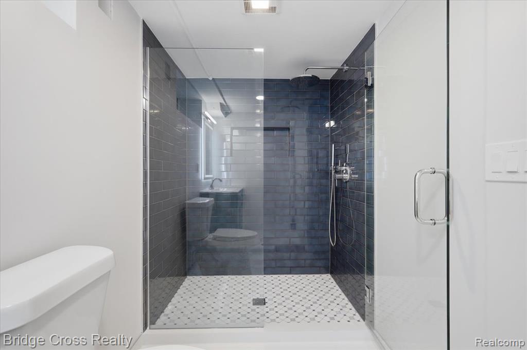 1790 Humphrey Avenue Property Photo 34