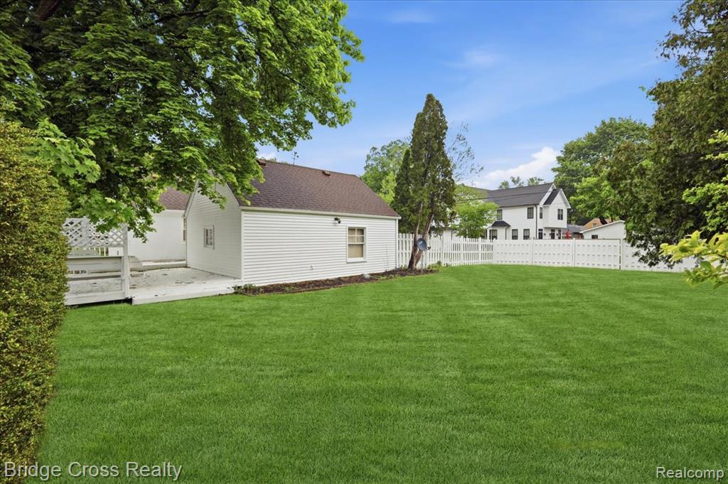 1790 Humphrey Avenue Property Photo 35
