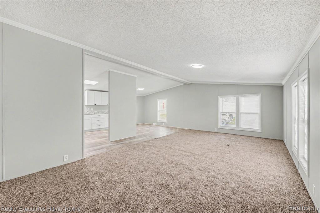 59587 Susan Ln N. Property Photo 5