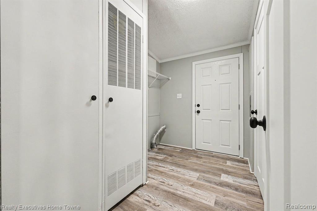 59587 Susan Ln N. Property Photo 14