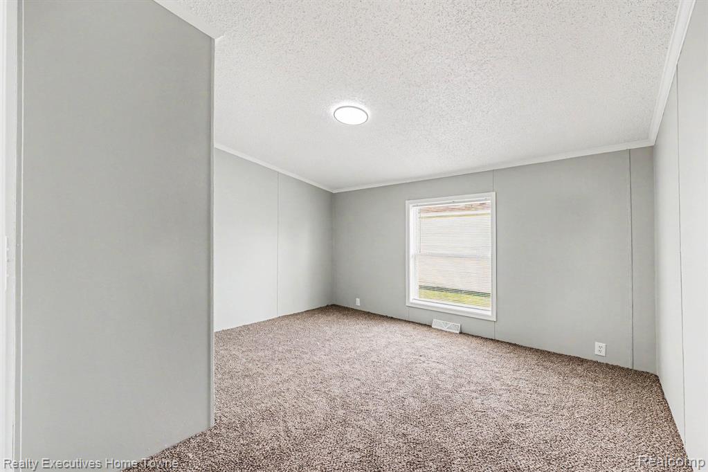 59587 Susan Ln N. Property Photo 18