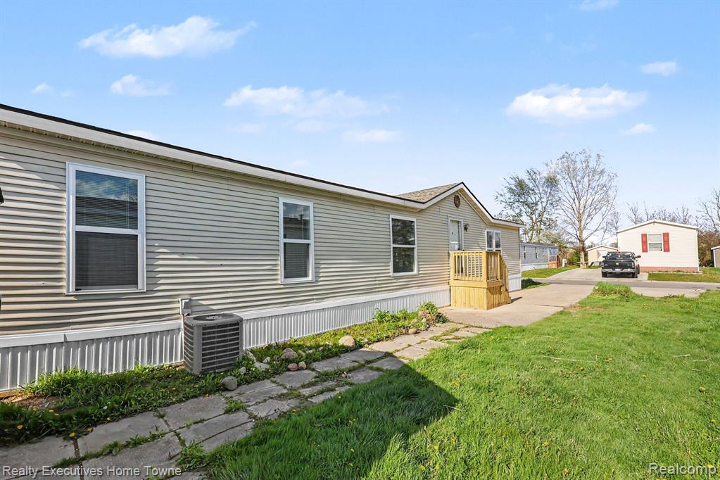 59587 Susan Ln N. Property Photo 26