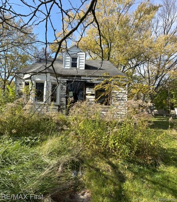 17363 Heyden Street Property Photo 1