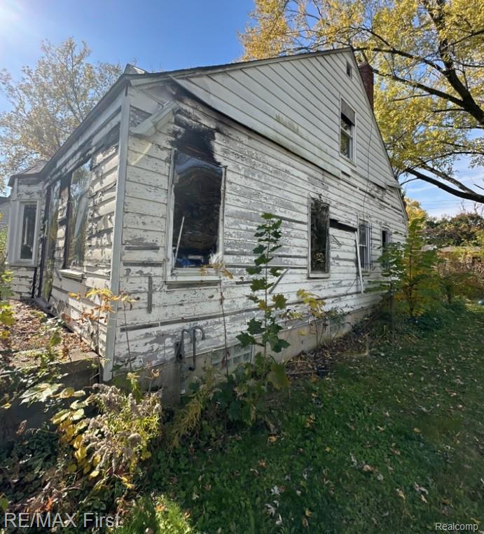 17363 Heyden Street Property Photo 2