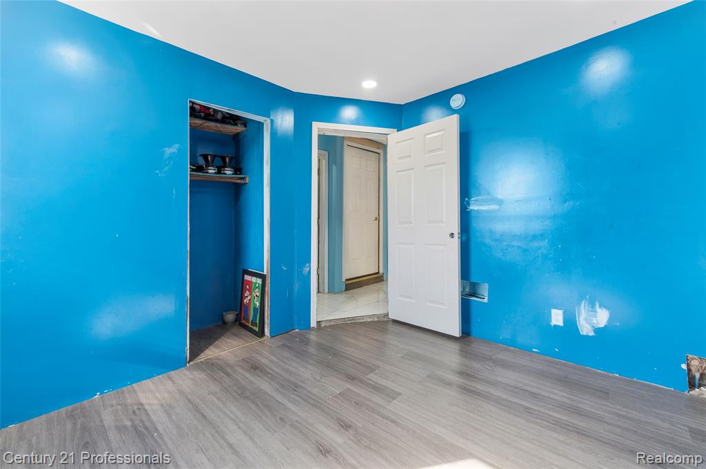 8040 Plainview Avenue Property Photo 10