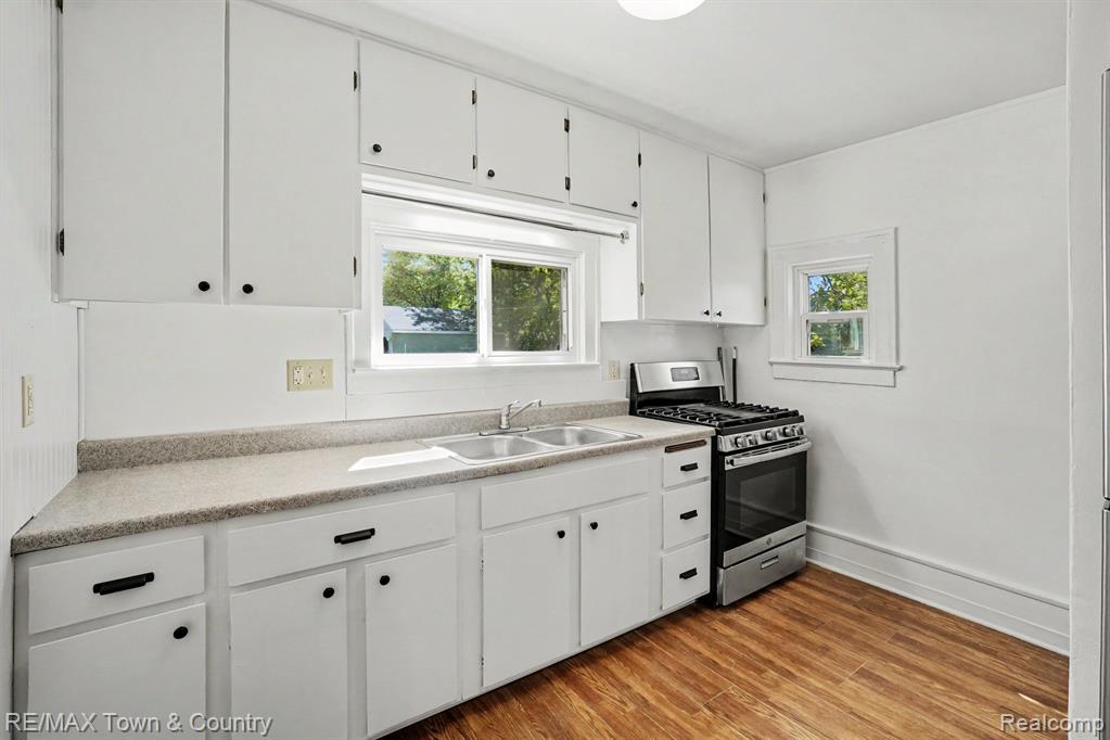 2062 E Schumacher Avenue Property Photo 9