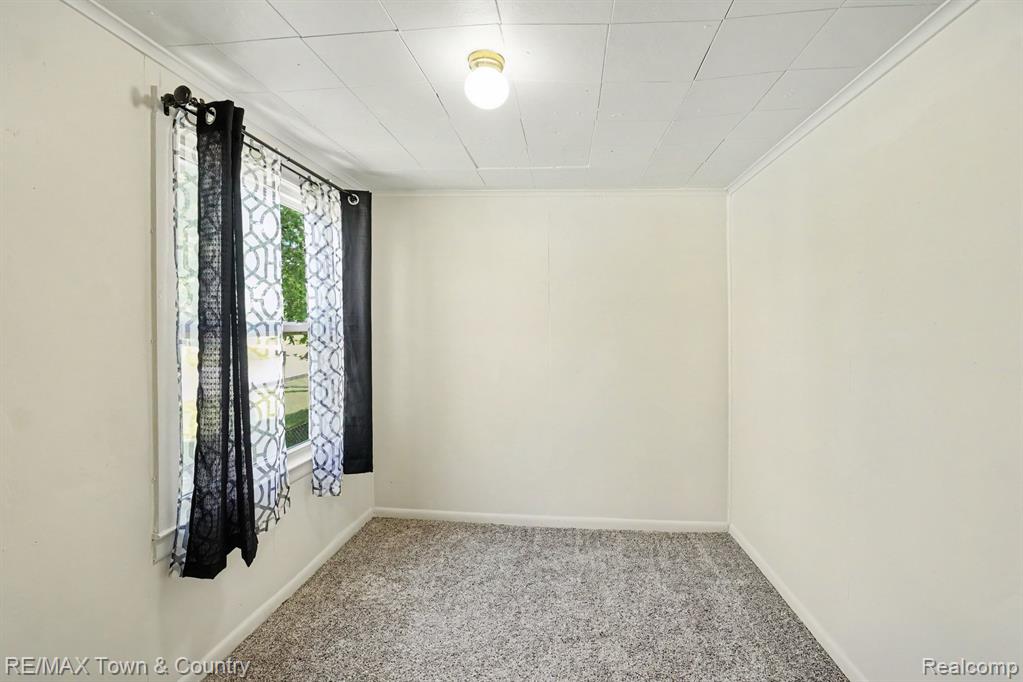 2062 E Schumacher Avenue Property Photo 10