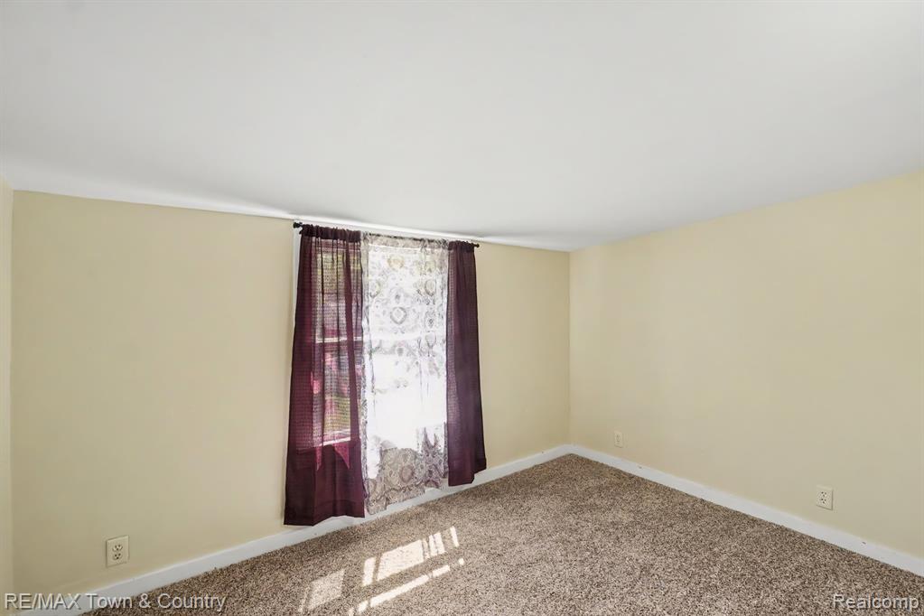 2062 E Schumacher Avenue Property Photo 17