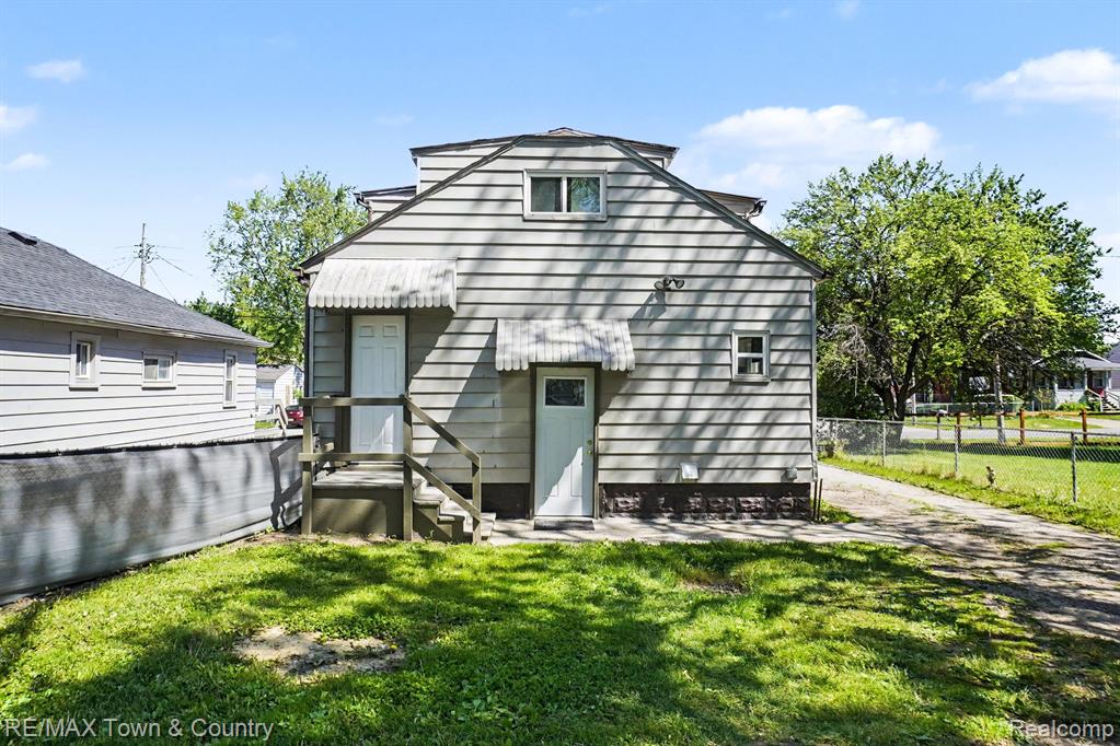 2062 E Schumacher Avenue Property Photo 19